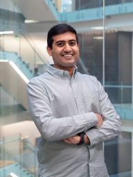 Vivek Athalye Headshot